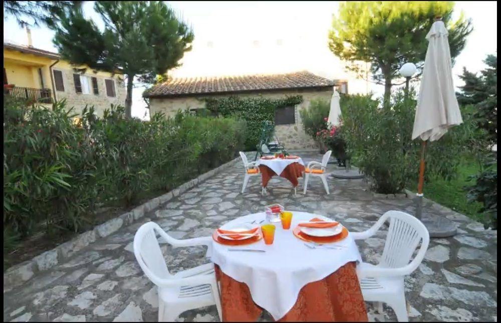 Agriturismo La Ginestrella Civitella D'Arna Eksteriør bilde