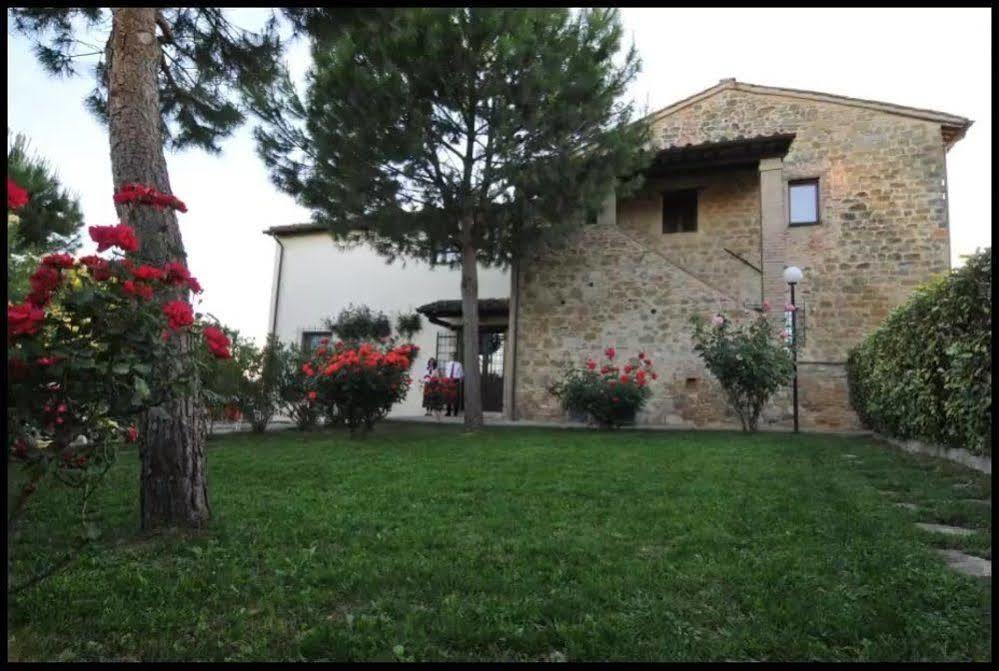 Agriturismo La Ginestrella Civitella D'Arna Eksteriør bilde
